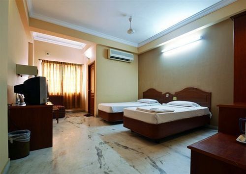 Hotel Royal Paris Chennai Zewnętrze zdjęcie